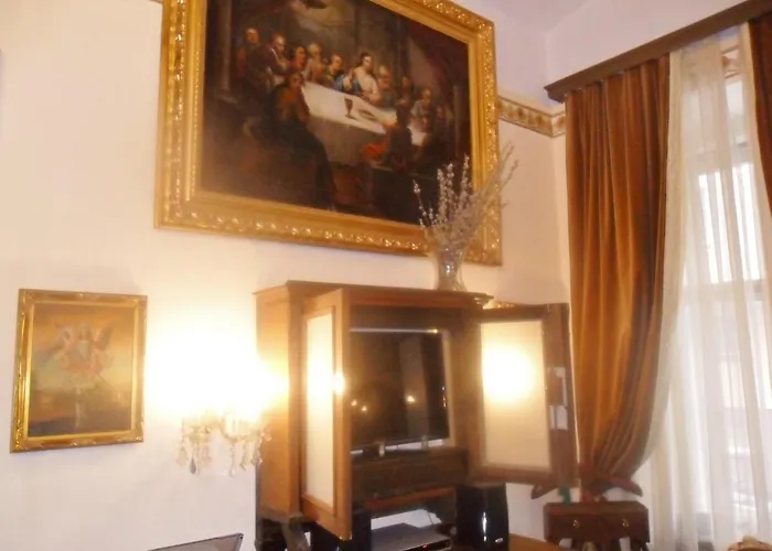 Luxury Near Castle Vendégház 4*