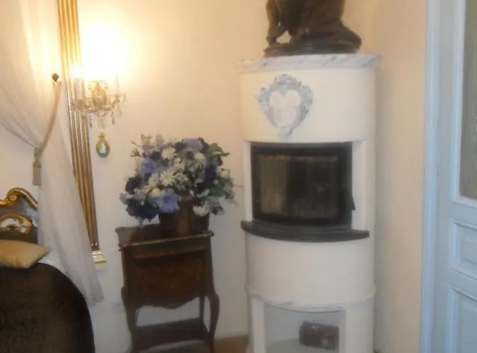Luxury Near Castle 4*