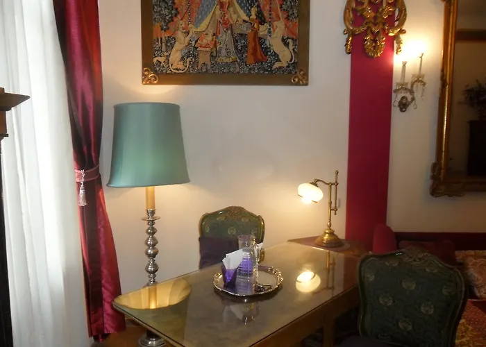 Luxury Near Castle 4*
